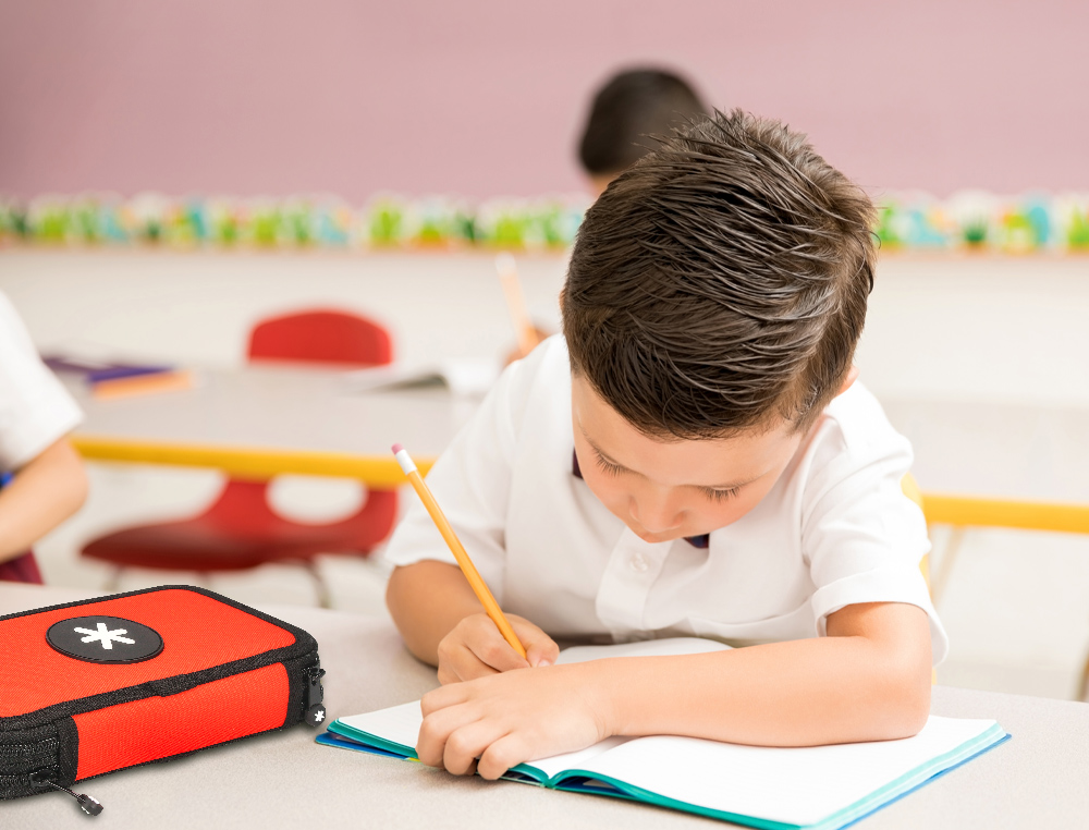 ESTOJO ESCOLAR ANTARTIK DUPLO COR VERMELHO 28 PECAS 200X125X45 MM